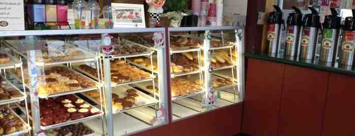 Why are Dunkin Donuts colors pink and orange?